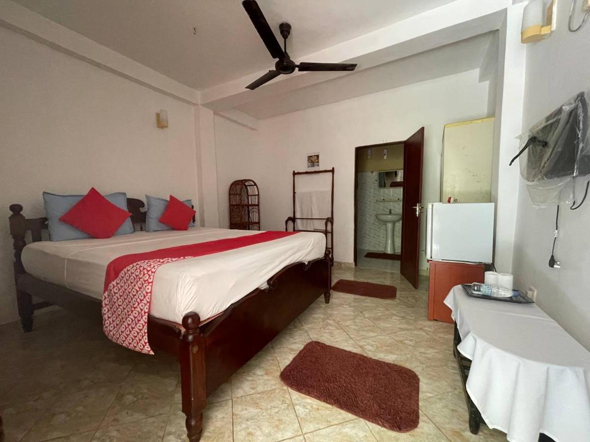 Lavila Beach Cottage Wadduwa Extérieur photo
