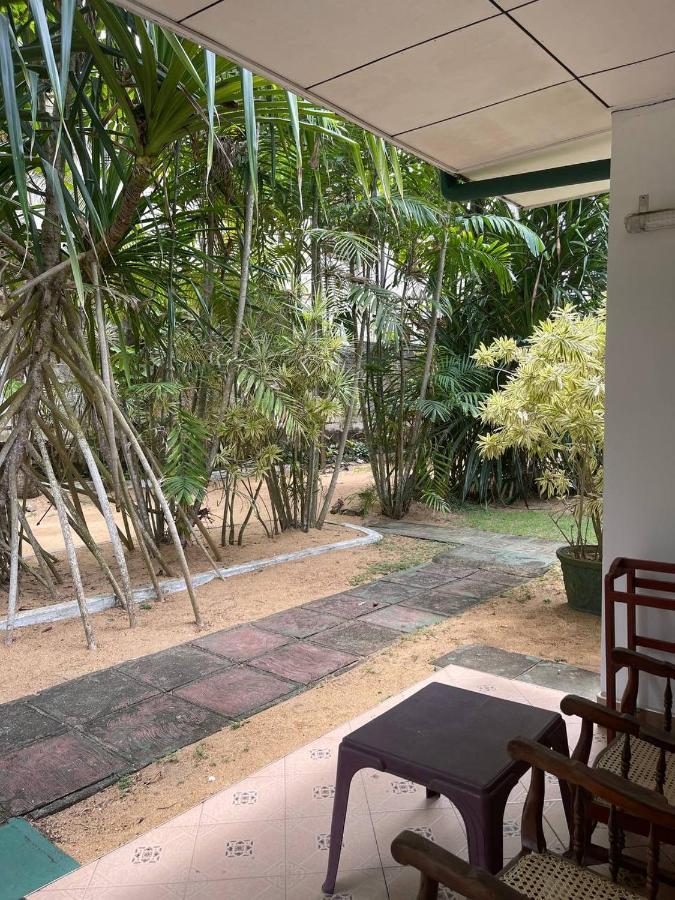 Lavila Beach Cottage Wadduwa Extérieur photo