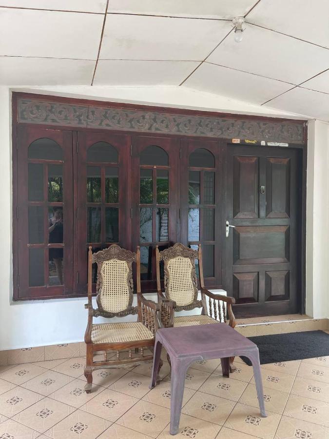 Lavila Beach Cottage Wadduwa Extérieur photo