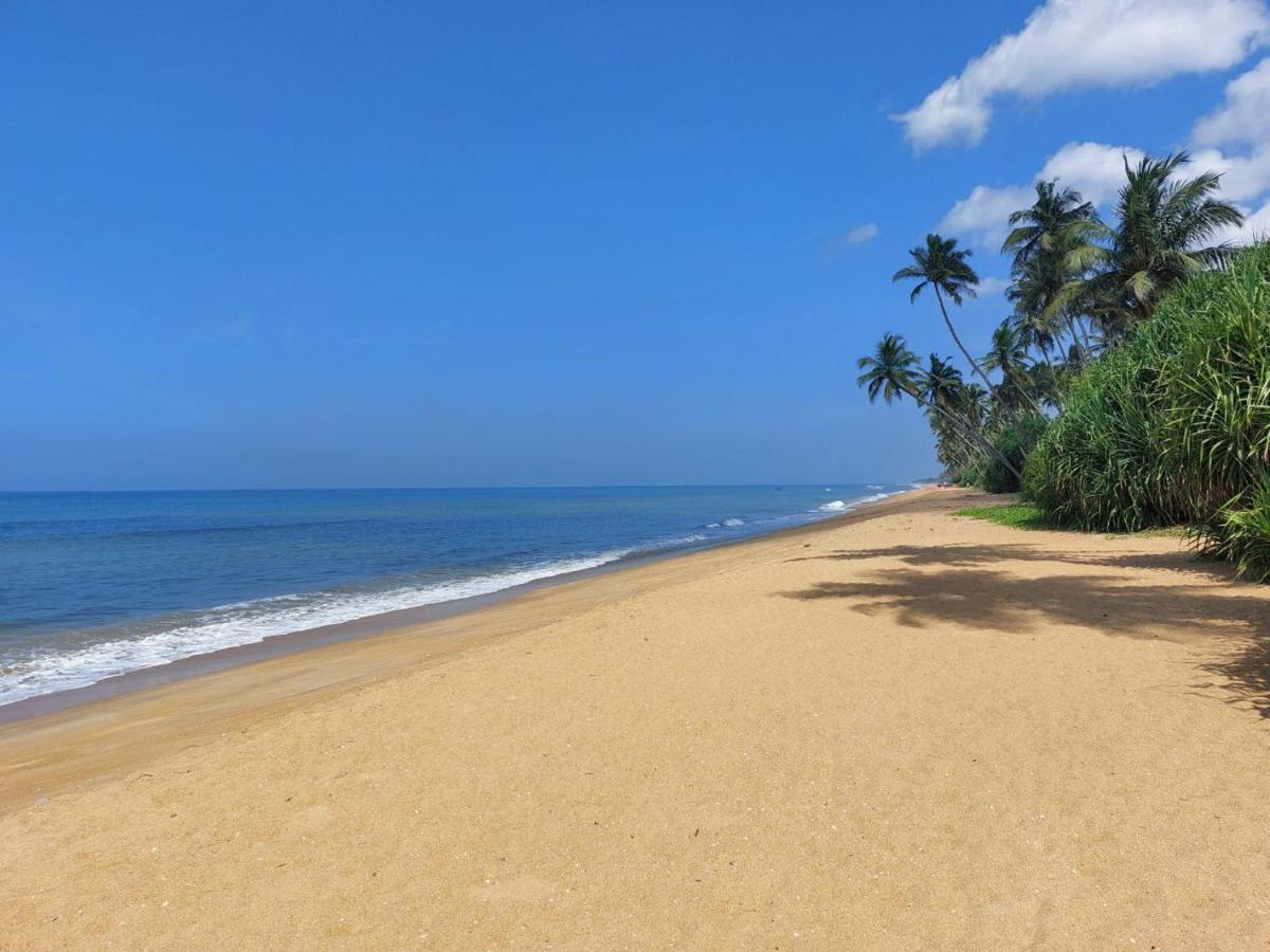 Lavila Beach Cottage Wadduwa Extérieur photo