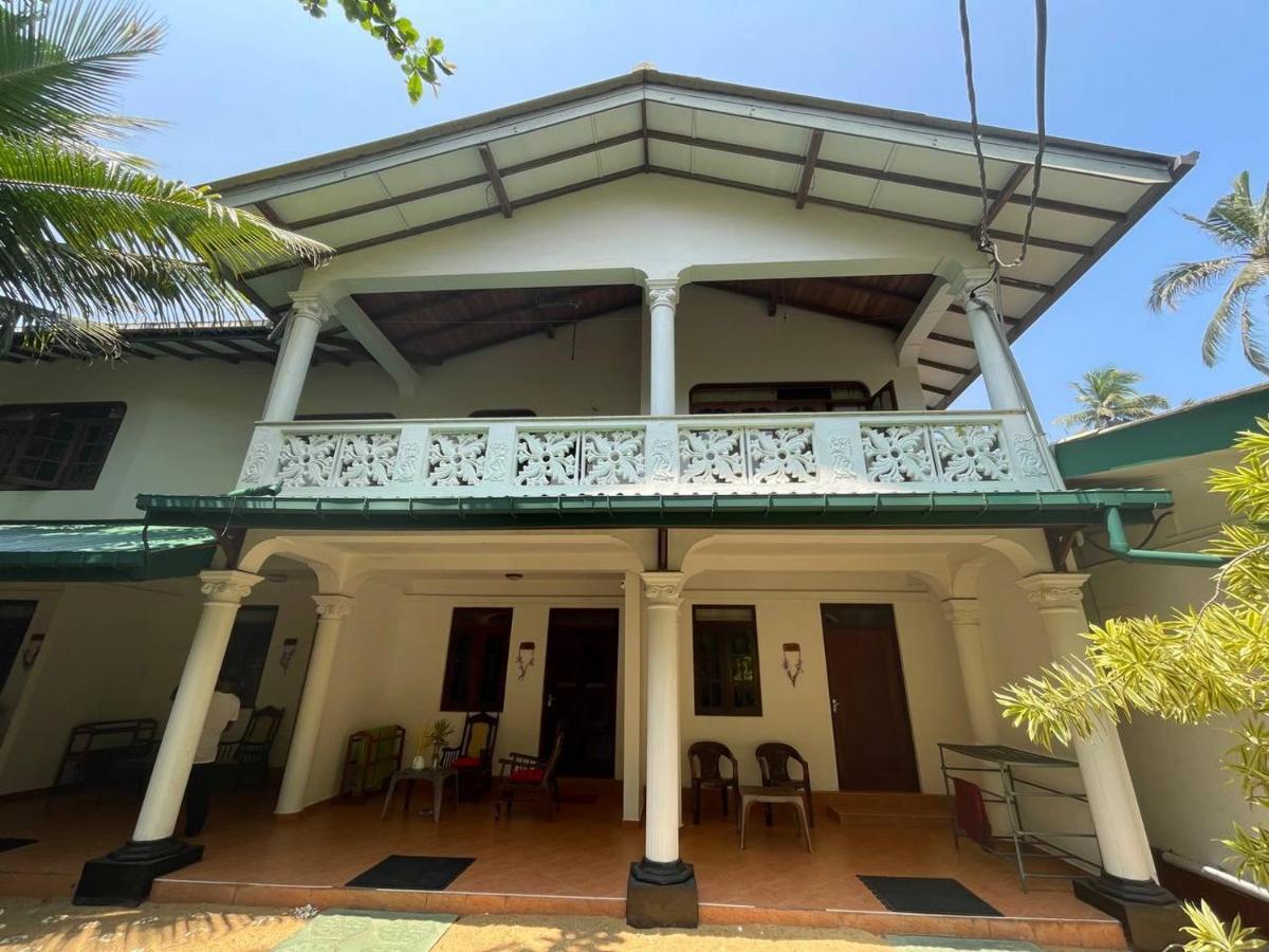 Lavila Beach Cottage Wadduwa Extérieur photo